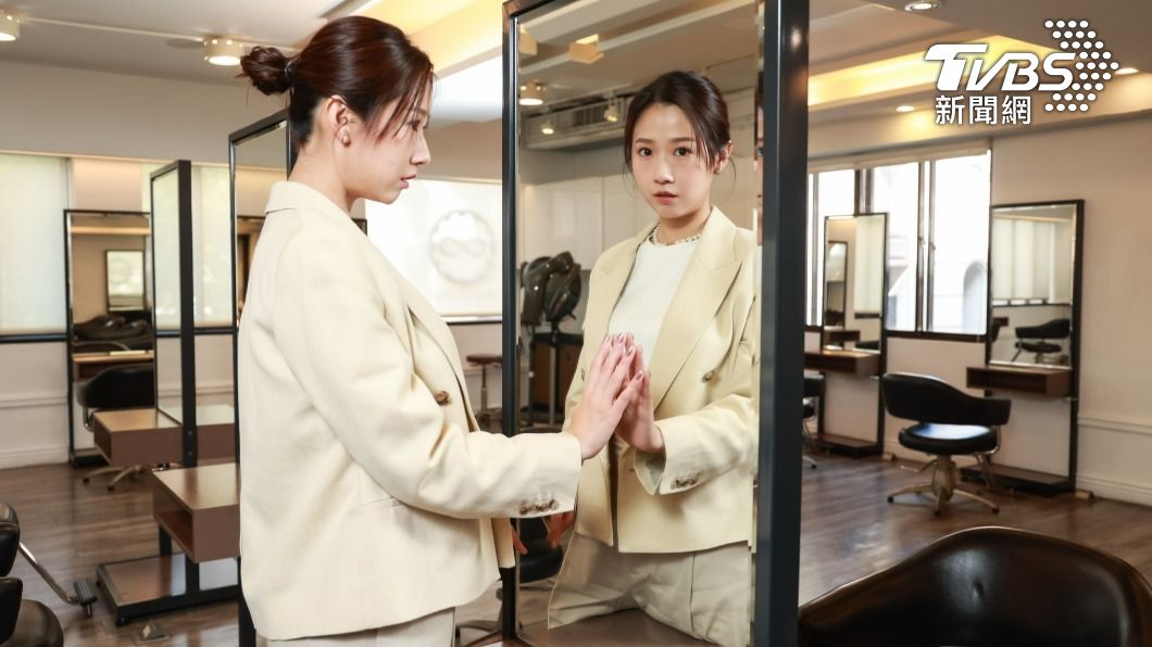 方志友在《本日公休》中演出陸小芬的小女兒,也是一位髮型師。(圖/趙世平攝)