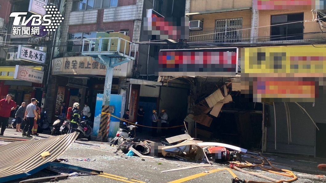 新北2氣爆 中和麵食館起火2傷、新莊火鍋店波及機車