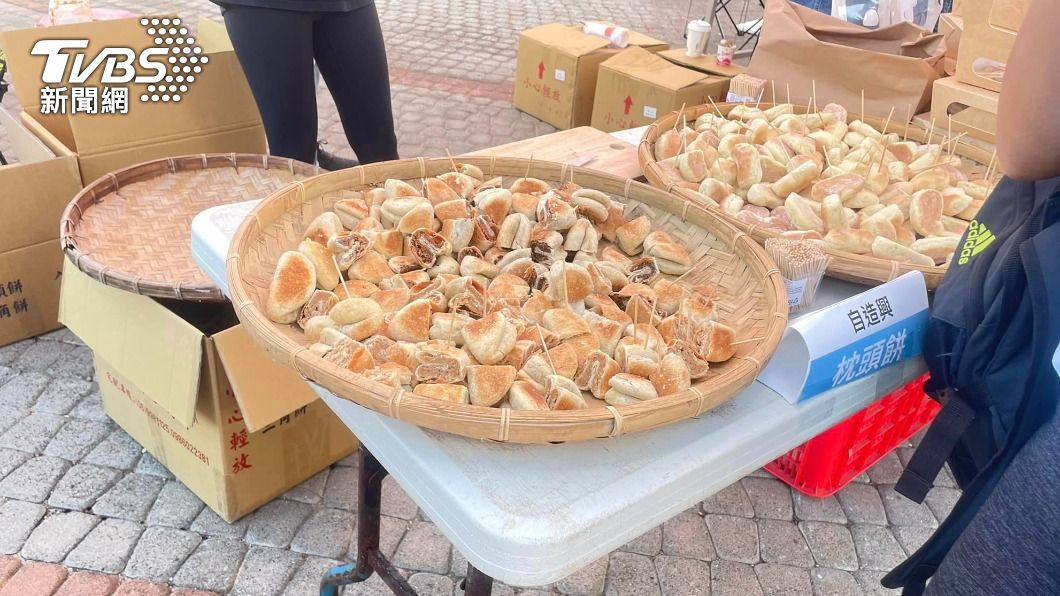 補給站提供澎湖在地特色美食及名產。(圖/讀者提供)