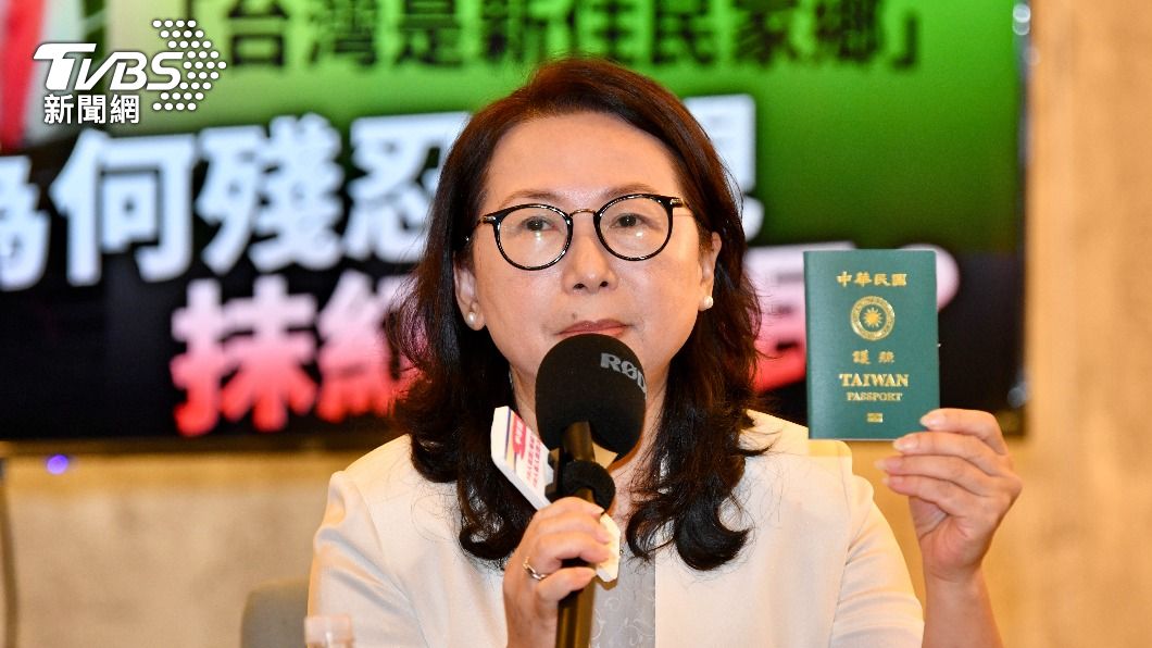 徐春鶯今日召開記者會。(圖/胡瑞麟攝)