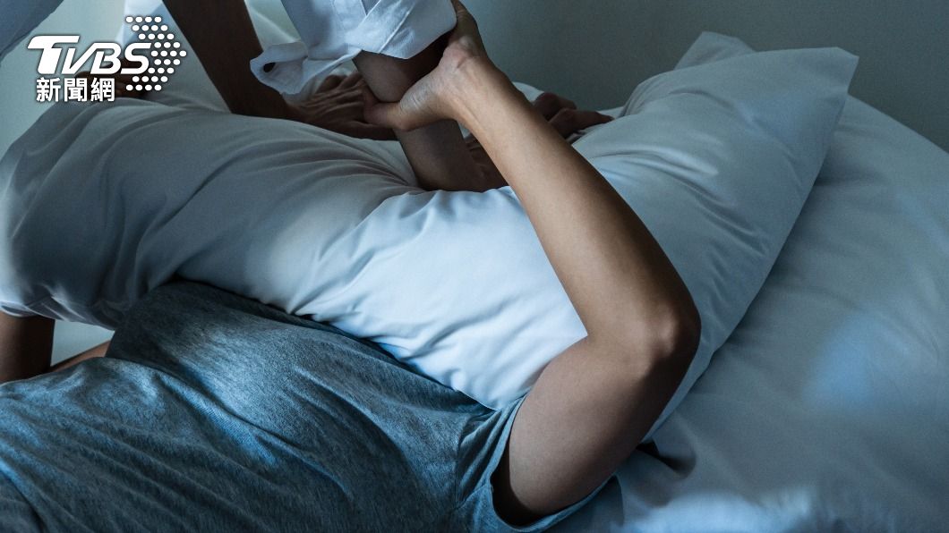 普雷斯迪曾揚言要對人使用「枕頭療法」。（示意圖／Shutterstock達志影像）
