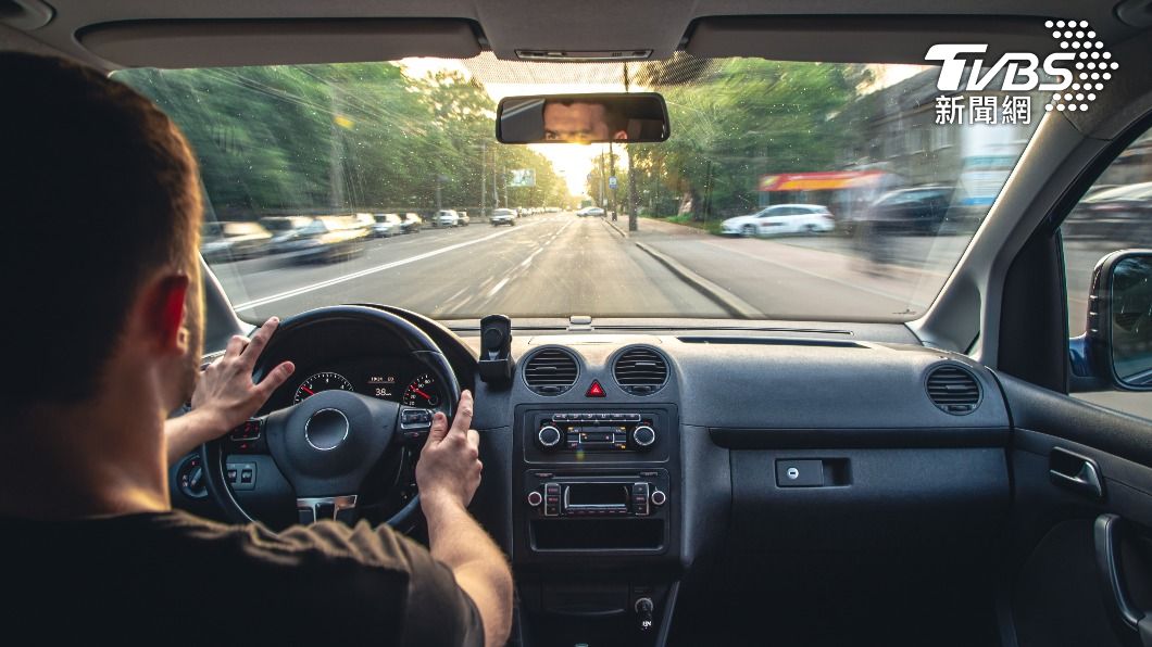 原PO好奇,大家開到舊車還會倒車嗎?(示意圖/shutterstock 達志影像)