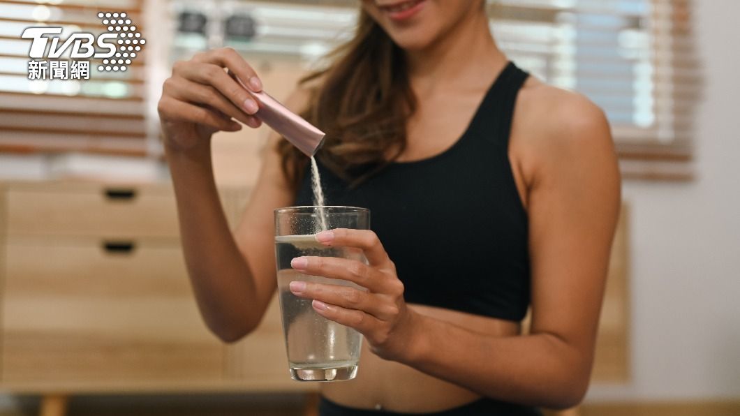 膠原蛋白具有養顏美容的功效,為不少女性的最愛。(示意圖/shutterstock達志影像)