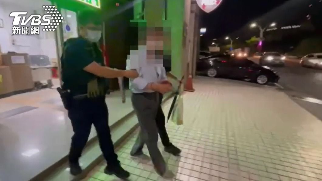 有夠夭壽!新北男偷身障婦刮刮樂 熱心民眾淡水奔百米幫逮人