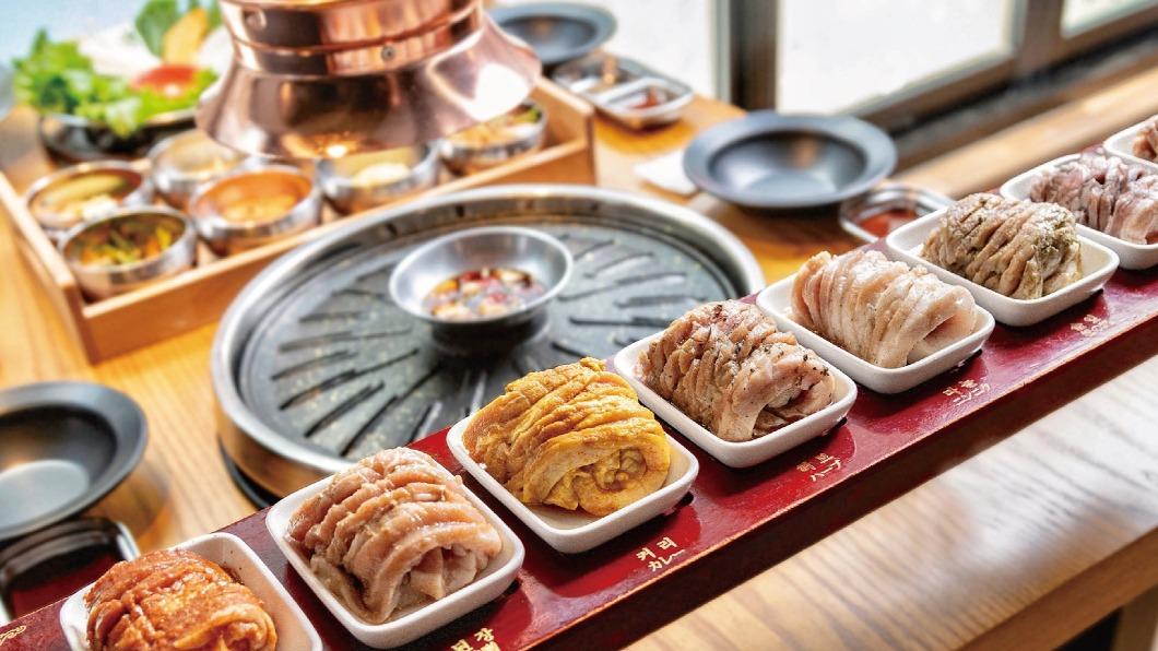 八色烤肉以八種口味的五花肉為最大特色。(圖/翻攝自八色烤肉臉書)