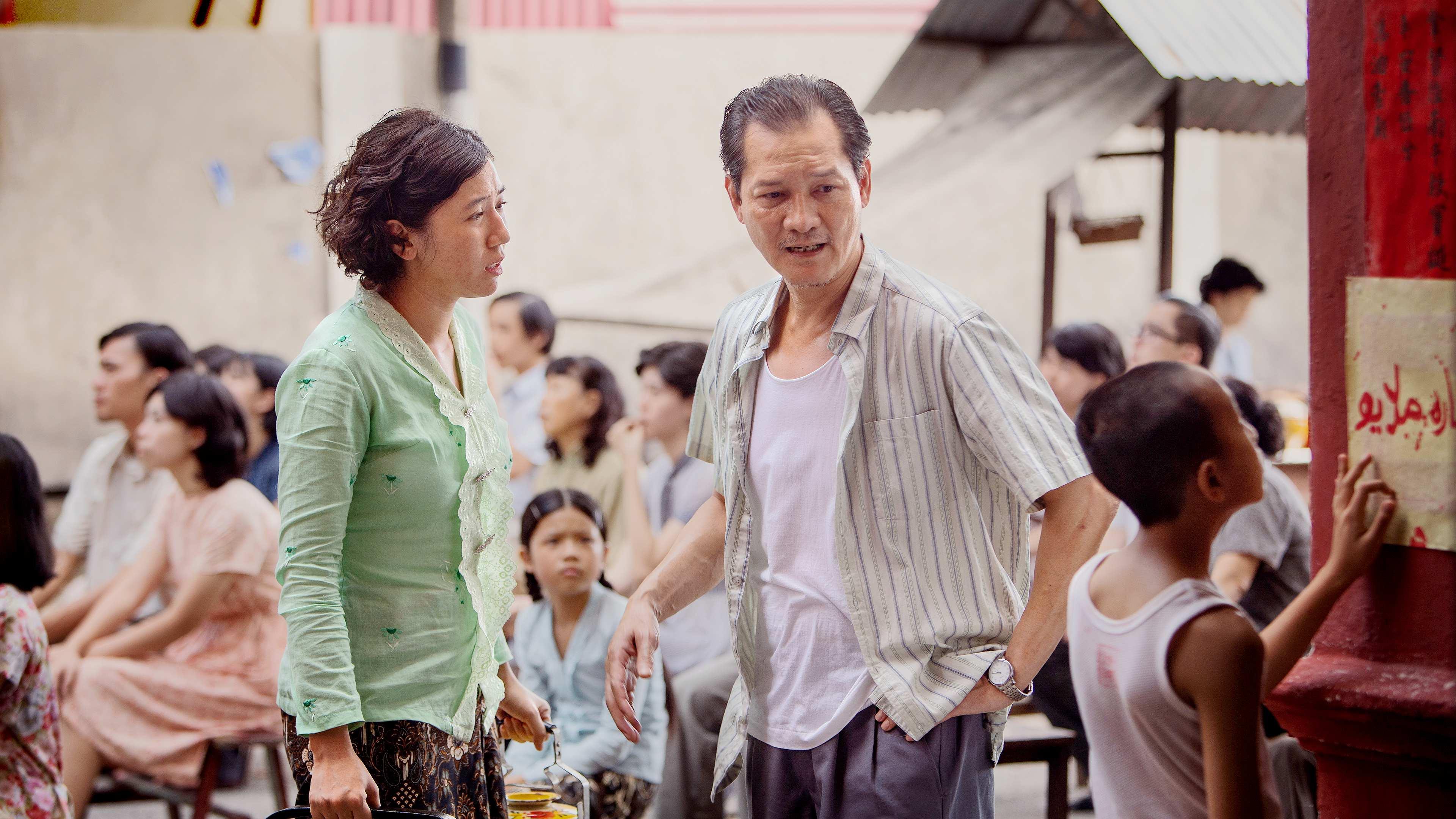 俞宏榮在《五月雪》飾演馬來西亞血染暴動「513事件」的冤死受難者,左為大馬女星陳俐杏。(圖/海鵬提供)