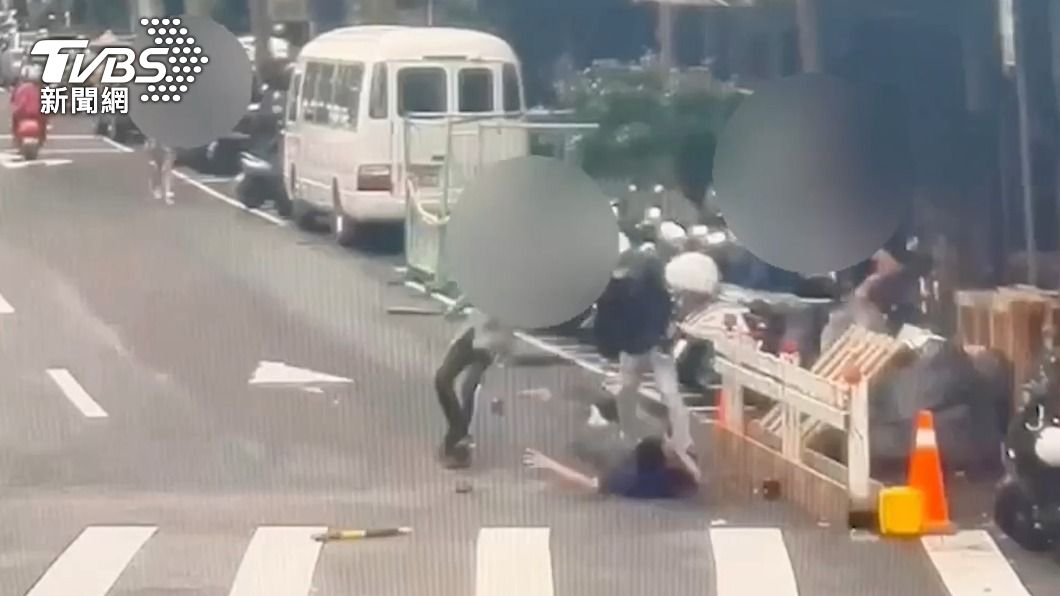 同居女友借宿友人家 他大吃飛醋撂人圍毆情敵 下場曝光