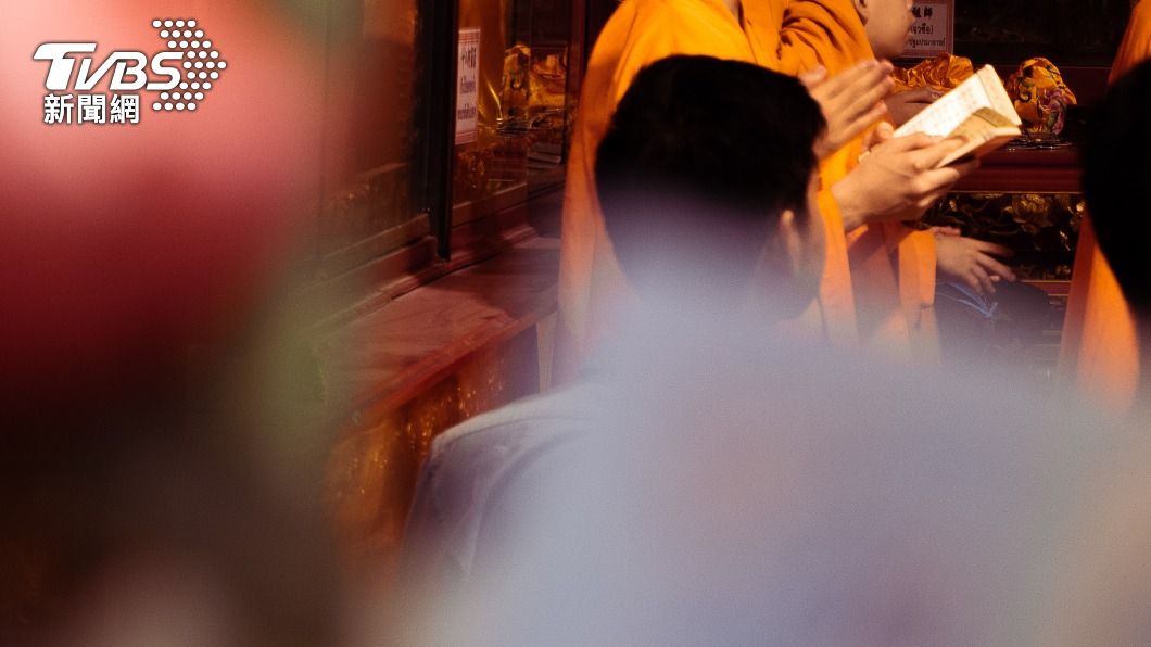 住持約人妻「極樂敲木魚」！法器過招全被拍　遭設局慘丟千萬