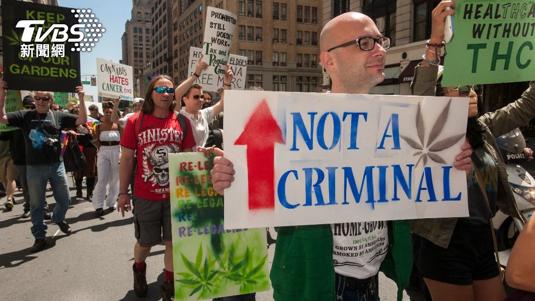 2021年有高達68%美國人同意「使用大麻應該合法」。(示意圖/shutterstock 達志影像)