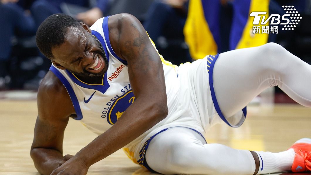 NBA/勇士格林遭「踢蛋」倒地卻未獲哨音 賽後怒噴裁判雙標
