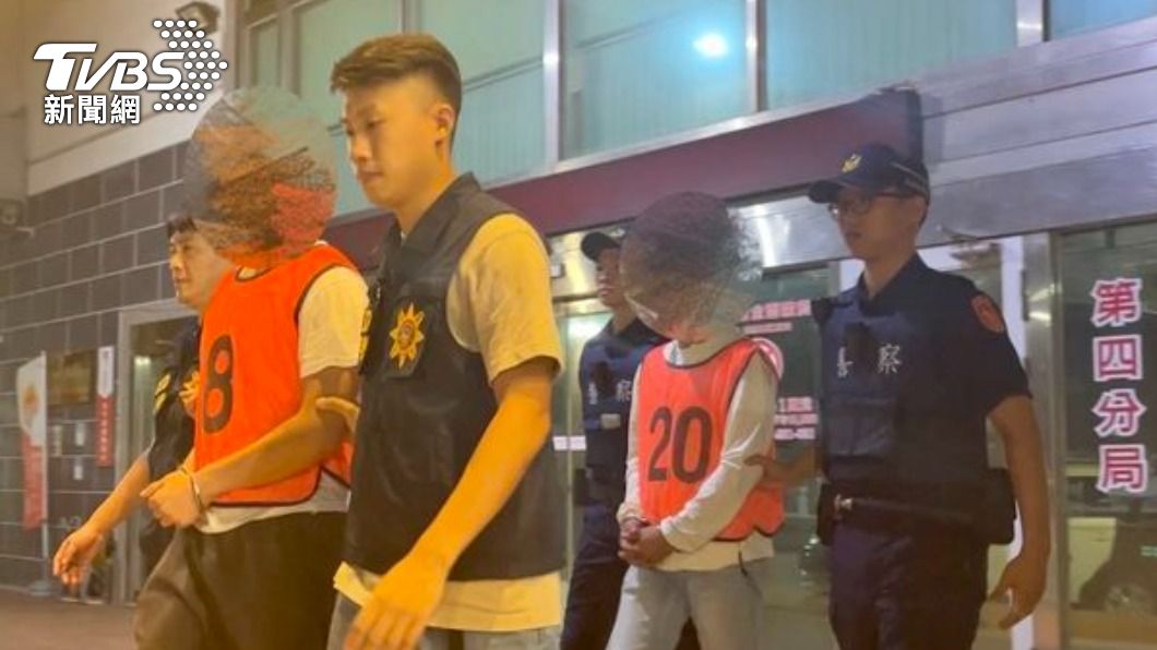 警方以現行犯逮捕涉案之邱男及陳男,共2人。(圖/TVBS)