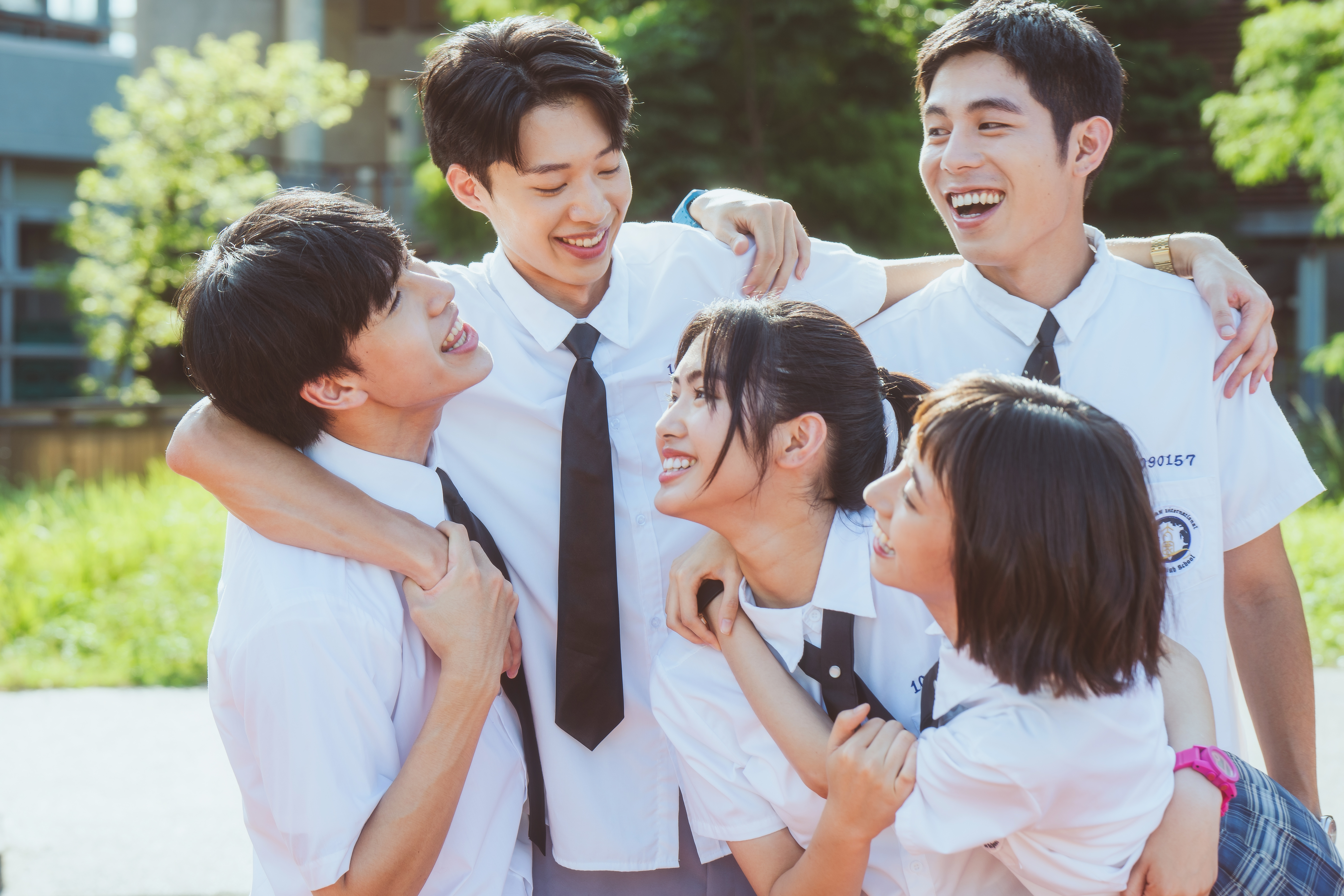 雷嘉汭、詹懷雲、黃信赫、金東昱及鄭宇恩主演《讓我看見你是誰》。(圖/CATCHPLAY提供)