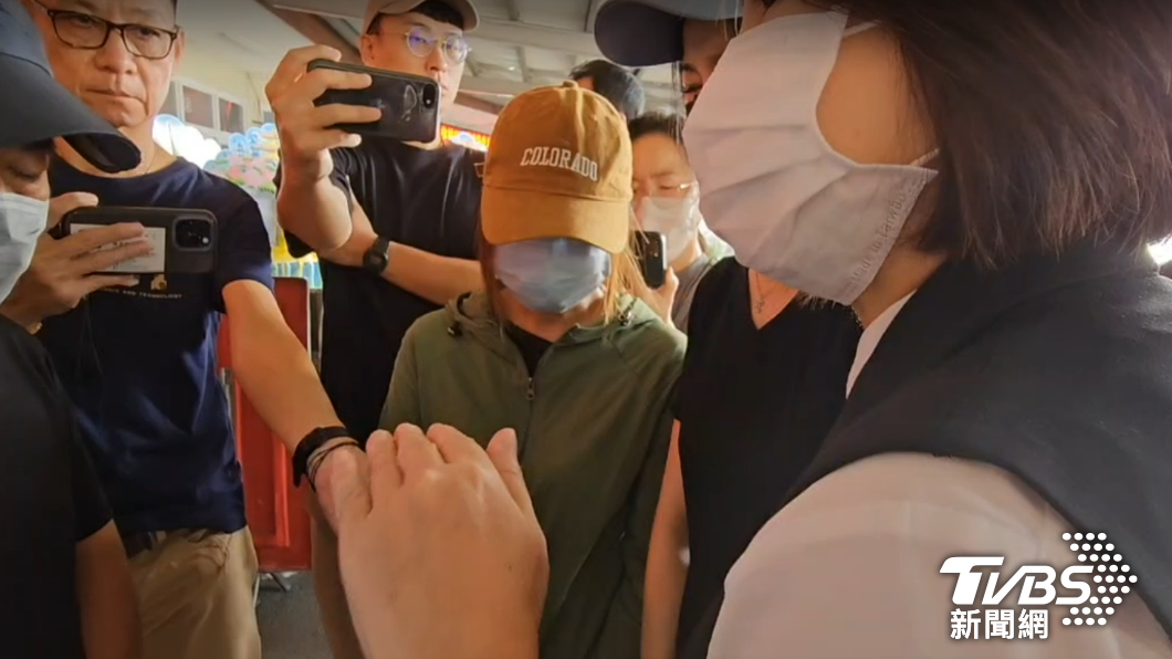 圖：周春米承諾市府與司法會協助家屬。（圖／TVBS）