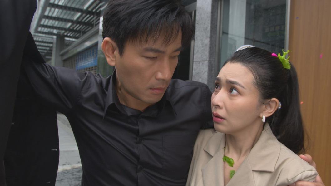 吳婉君首度跟傅子純搭檔,笑稱他就像熱情的里長伯。(圖/民視提供)