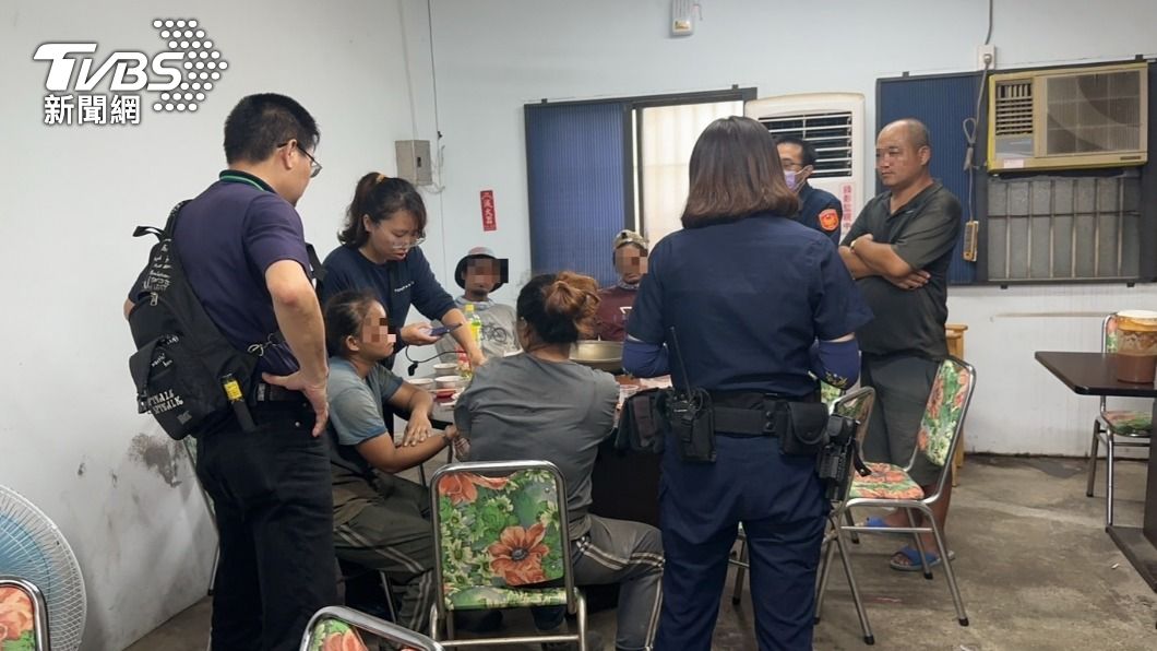 移民署人員吃羊肉爐隔壁桌竟是4失聯移工 貼心等吃完才逮人