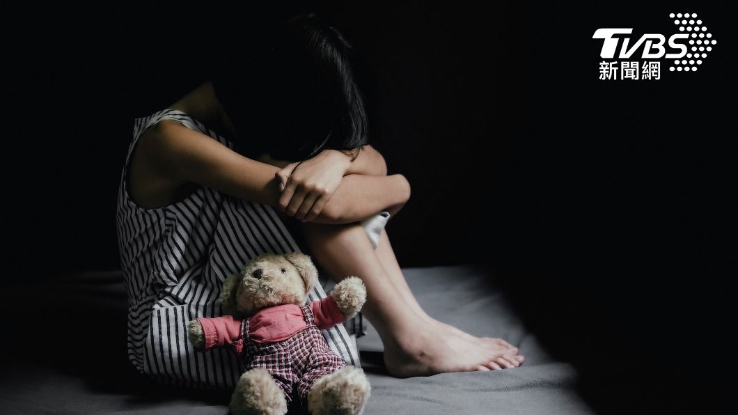 園長兒性侵12女童《兒少法》成幫凶 他怒放看板曝狼師全名