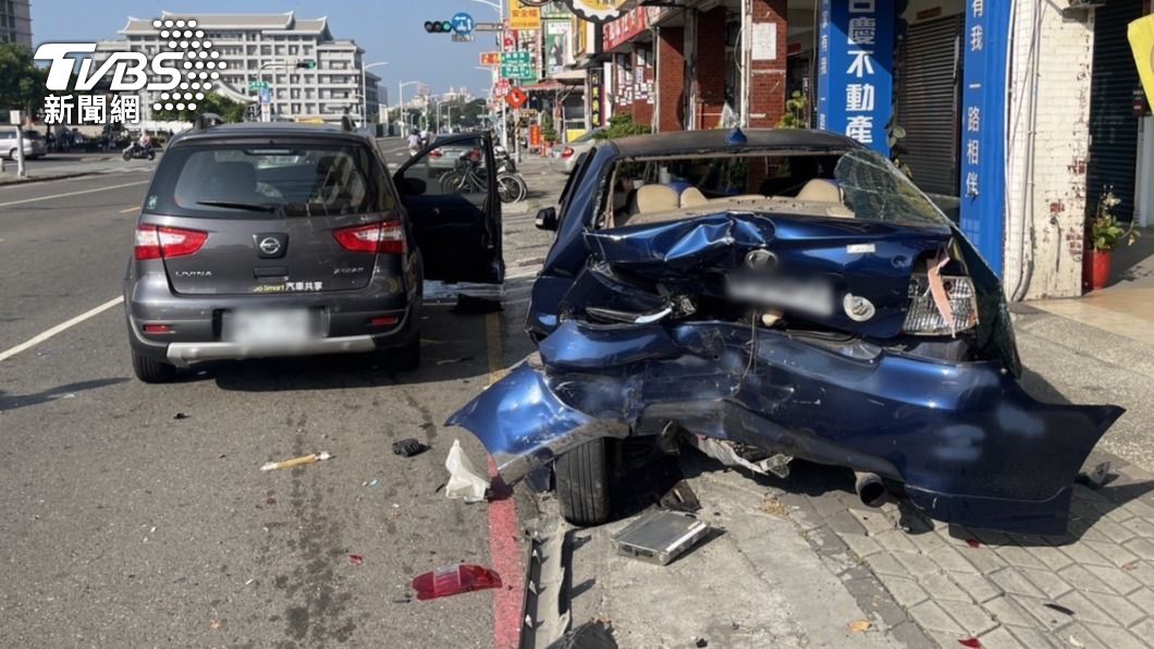 你累了嗎? 高雄男疑疲勞駕駛「保齡球式」衝撞6車