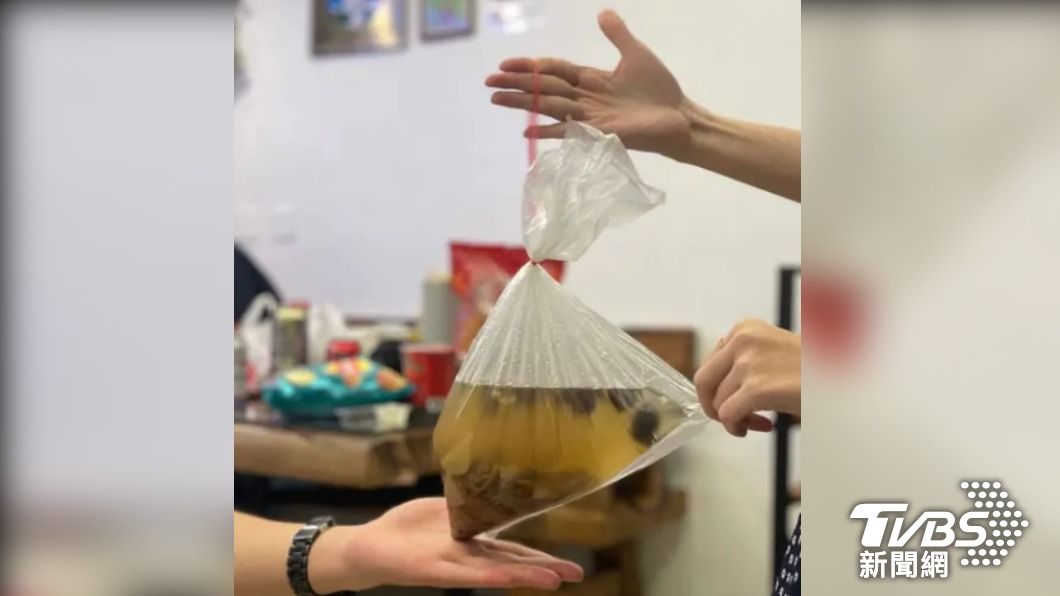墾丁大街400塊雞湯「2隻棒棒腿」 網:貢潘納?