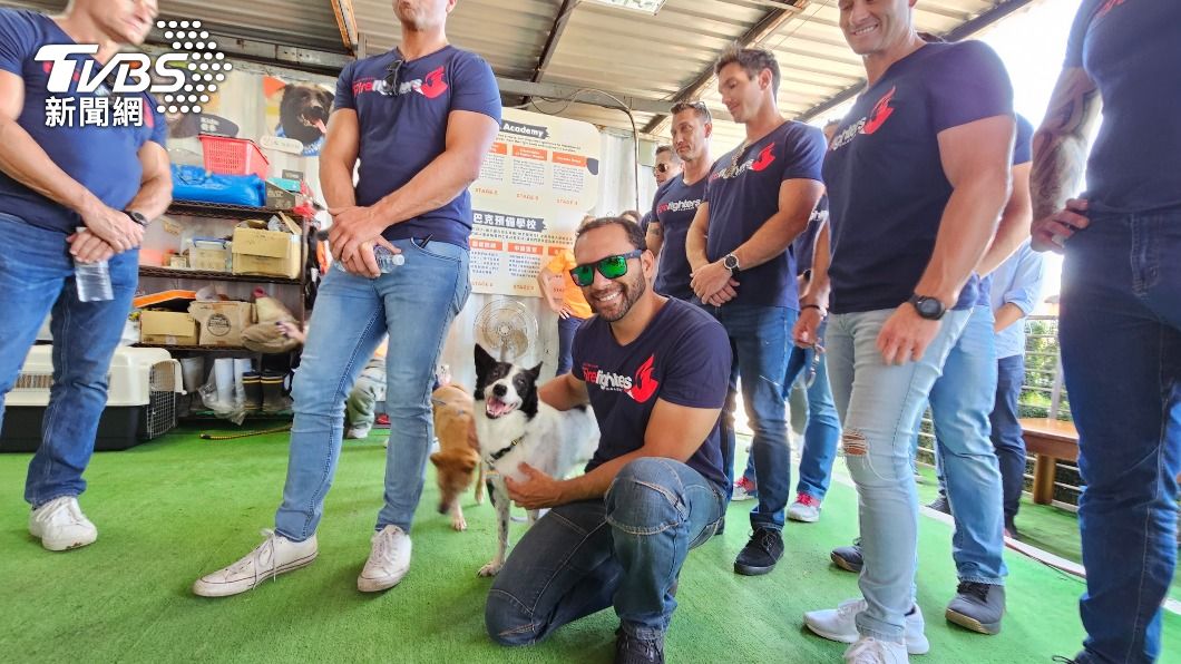 澳洲消防猛男熱愛動物　公益募款助台灣流浪犬
