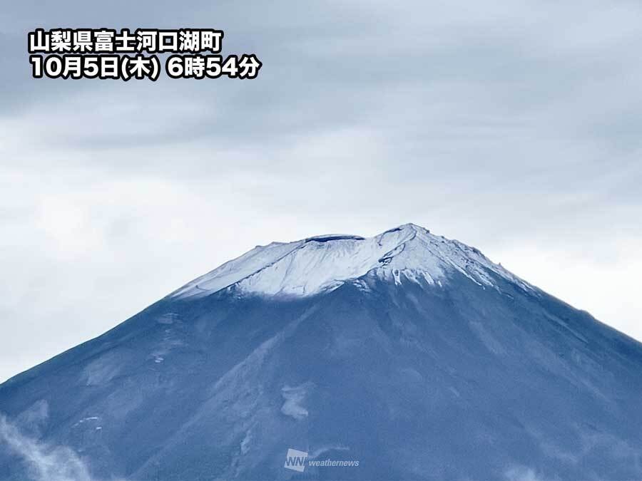 富士山在10月5日觀測到今年的「初冠雪」。（圖／翻自自weathernews.jp）