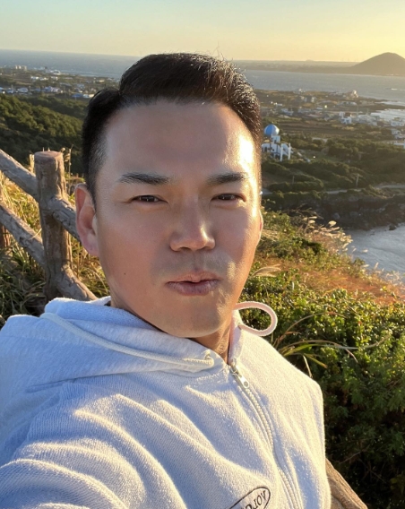 韓國歌手李正人在濟州島定居。（圖／翻攝李正IG）