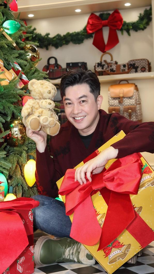 李明川的新歌很有聖誕氣息。(圖/產值娛樂提供)