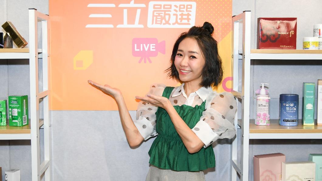 何依霈參與直播帶貨。(圖/三立提供)