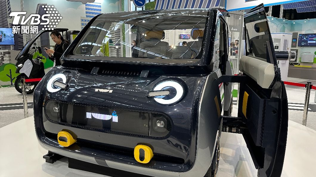 鴻海MIH展示全新電動車。（圖／呂欣芷攝）
