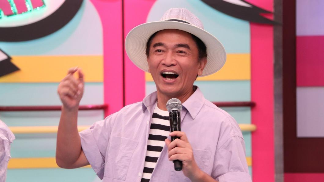飛機上聽見「爸爸回家了」掉出一隻手! 吳宗憲鎮定把布掀開放回