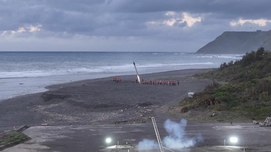 逢甲大學SHSR-Aero1發射成功　旭海第5支科研火箭
