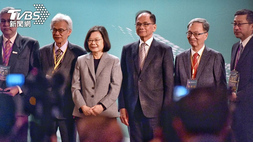 中華民國醫師公會聯合會今(12)頒發「2023年台灣醫療報導獎」。(圖/胡瑞麒攝)