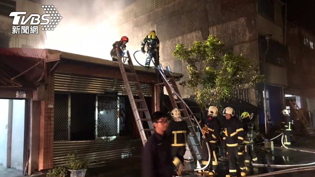 花蓮富里鄉凌晨火警　1樓木造鐵皮住宅起火燃燒
