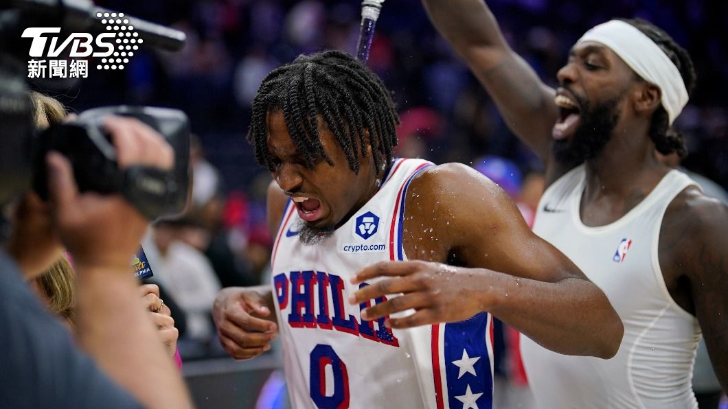 NBA/「AI」後首人!馬克西猛轟50分創新高 76人8連勝登龍頭