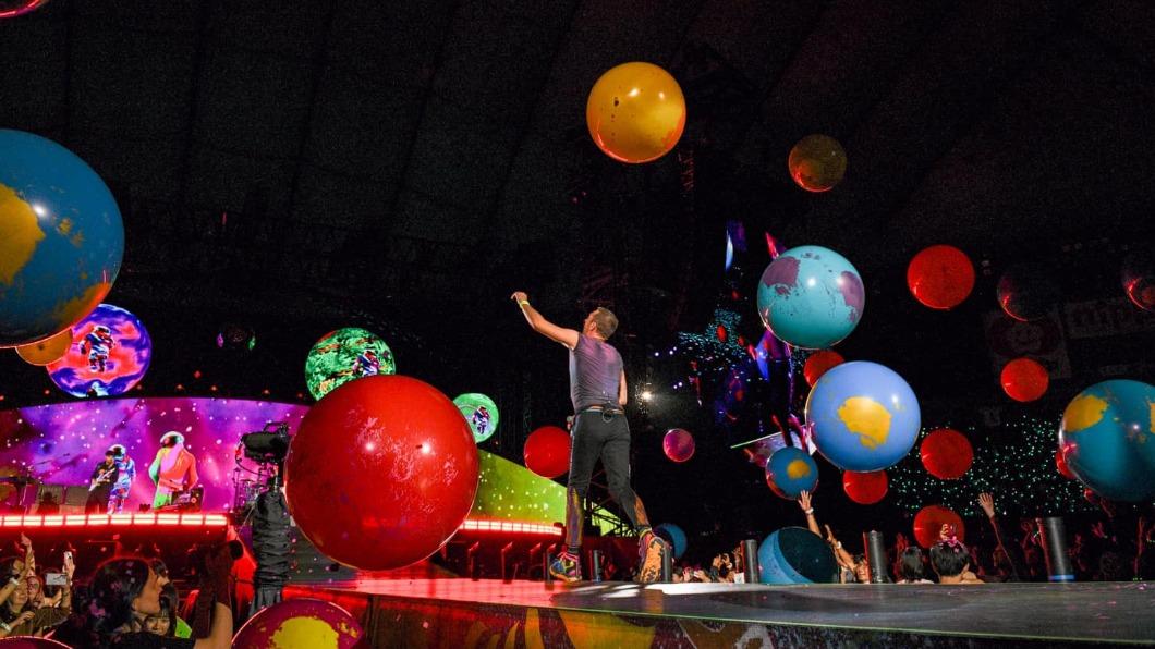 Coldplay各國粉絲都在比拚手環回收率。(圖/翻攝自X@coldplay)