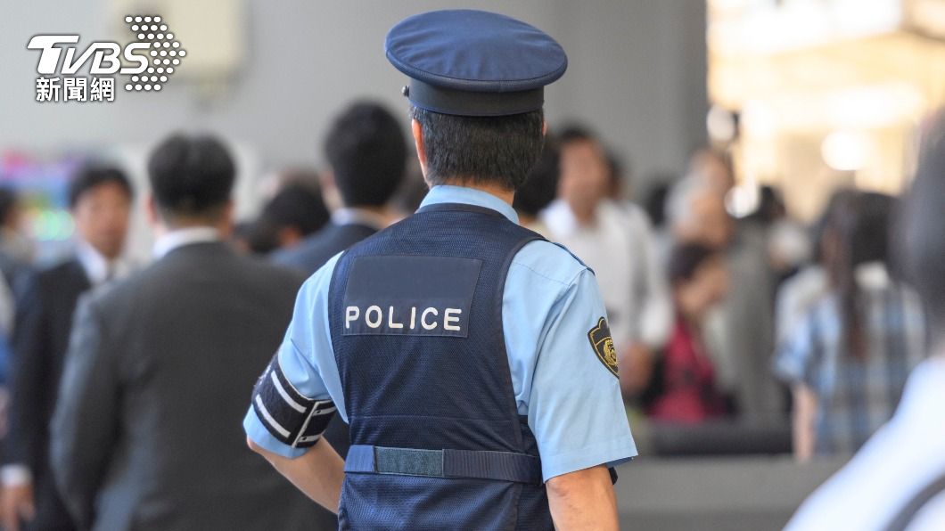 女空服員遭警方逮捕後稱,自己沒有要偷東西,只是想稍晚再結帳。(示意圖/shutterstock達志影像)