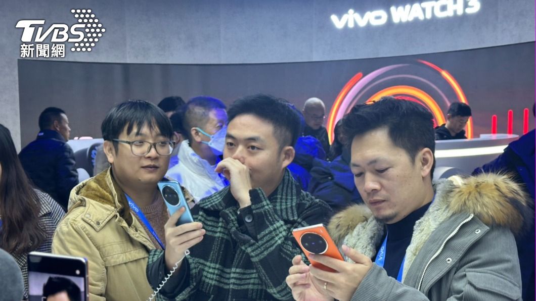 手機市場逐漸回溫,vivo 13日於北京水立方發表X100旗艦系列。(圖/葉韋辰攝)