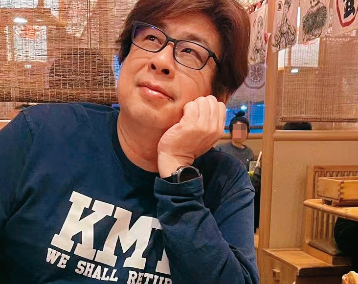 前調查官蔡漢凱遭通緝逃往中國,卻又爆出隔海吸金炒股的爭議。(圖/翻攝自臥底小蔡臉書)