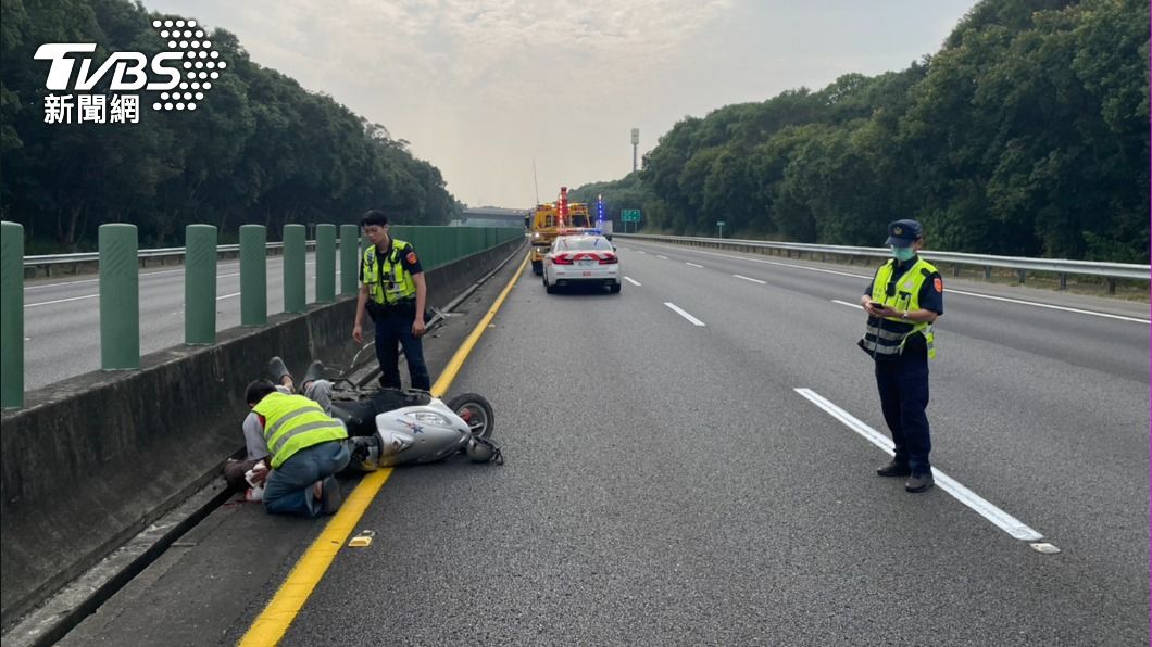 出事了!阿伯騎車逆向闖國3內線 警察找到他「破頭」倒地