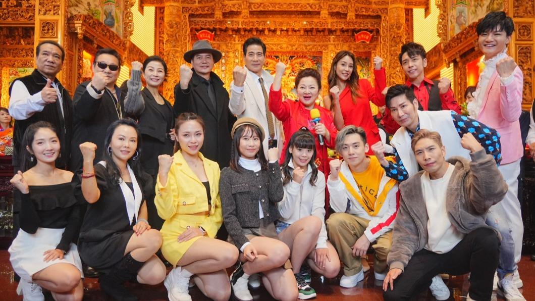 《天知道》舉辦點燈祈福儀式。(圖/《天知道》劇組提供)