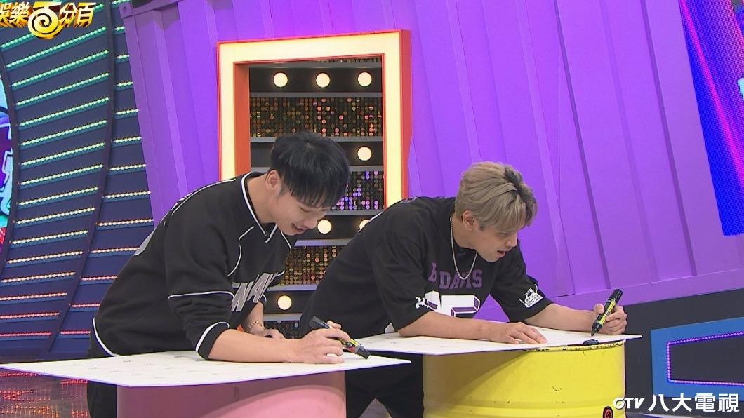 小賴（左）、陳零九（右）的默契有待加強。（圖／八大提供）