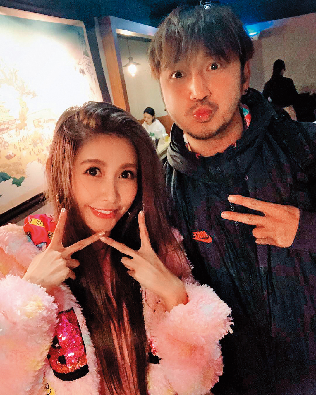 愷樂（左）與KID（右）的交情曾經頗好。KID曾被問如果沒許維恩會不會考慮和愷樂交往？他答：「會喔！」但又撇兩人太熟，不可能。（圖／翻攝自愷樂IG）