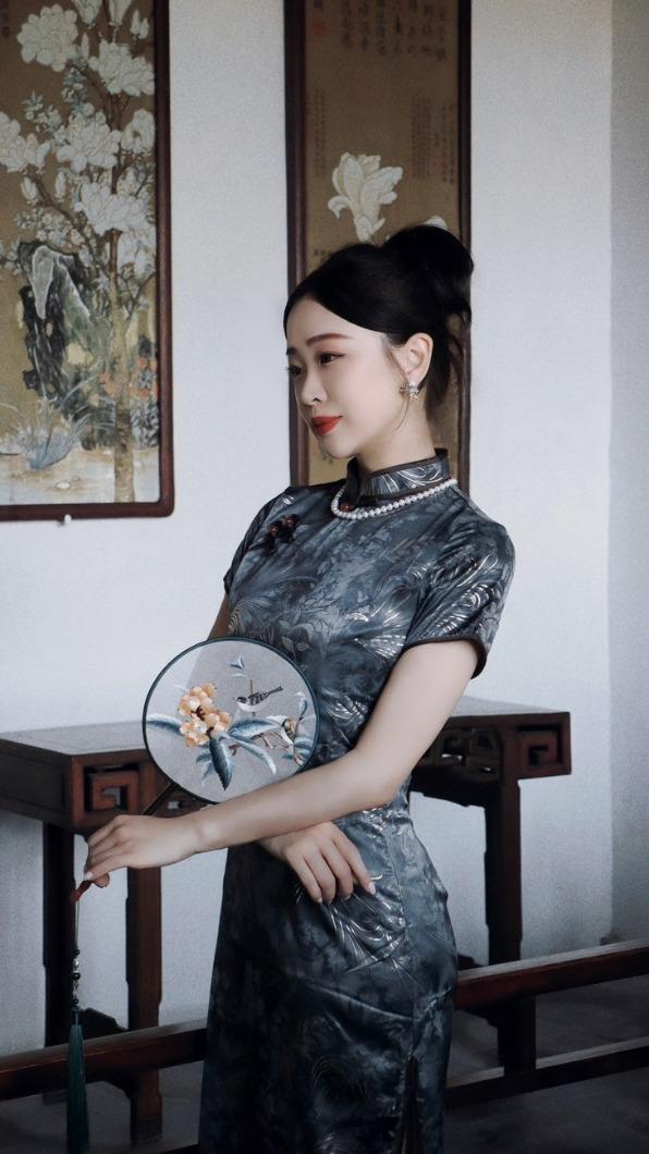 Amber化身古典美人。（圖／幸喜國際提供）