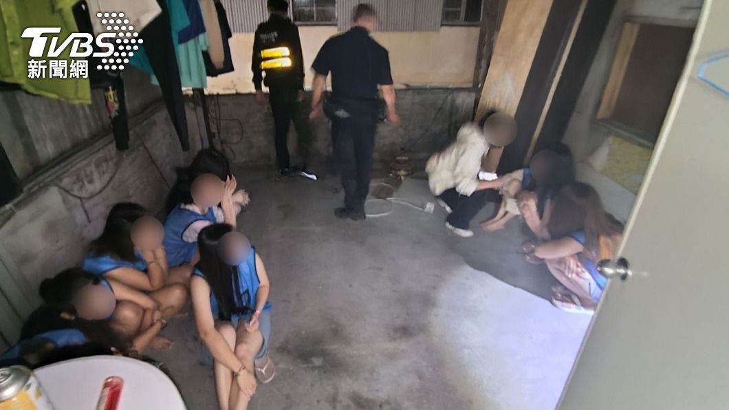 極樂天堂被滅！中警封街剿娼寮　14長髮辣腿小姐姐竄逃