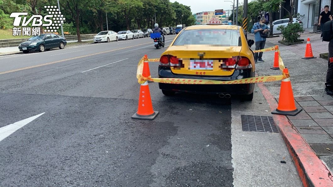 快訊／北市計程車司機疑猝死陳屍車內　警封鎖現場調查中
