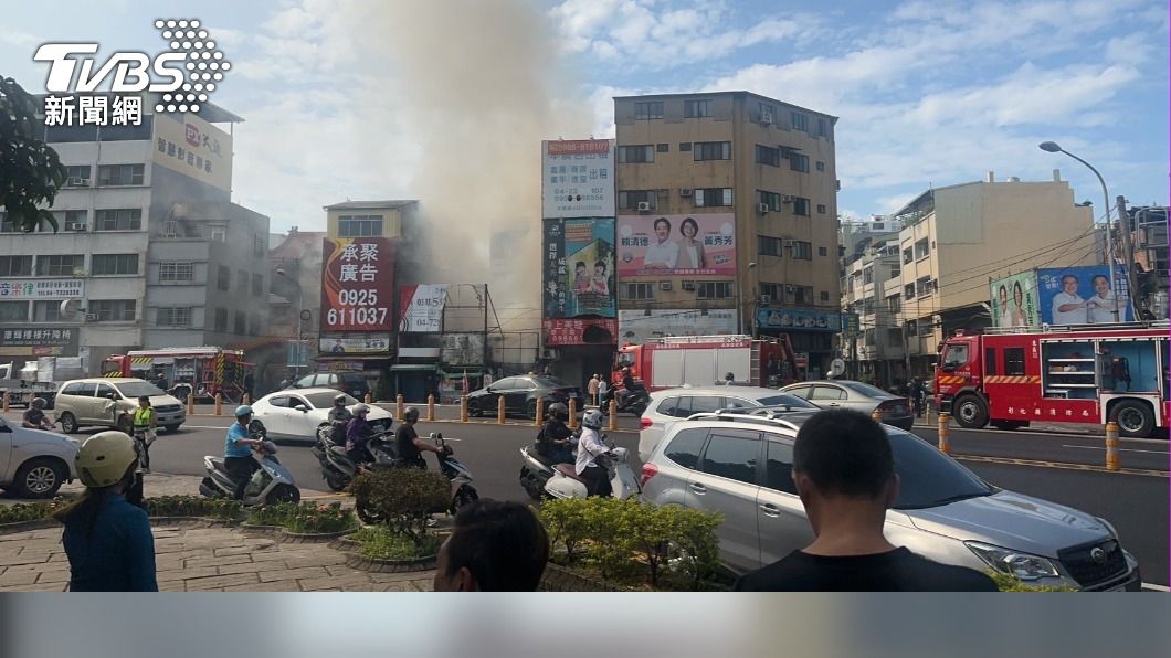 彰化中山國小對面小吃攤大火 緊急撲滅中