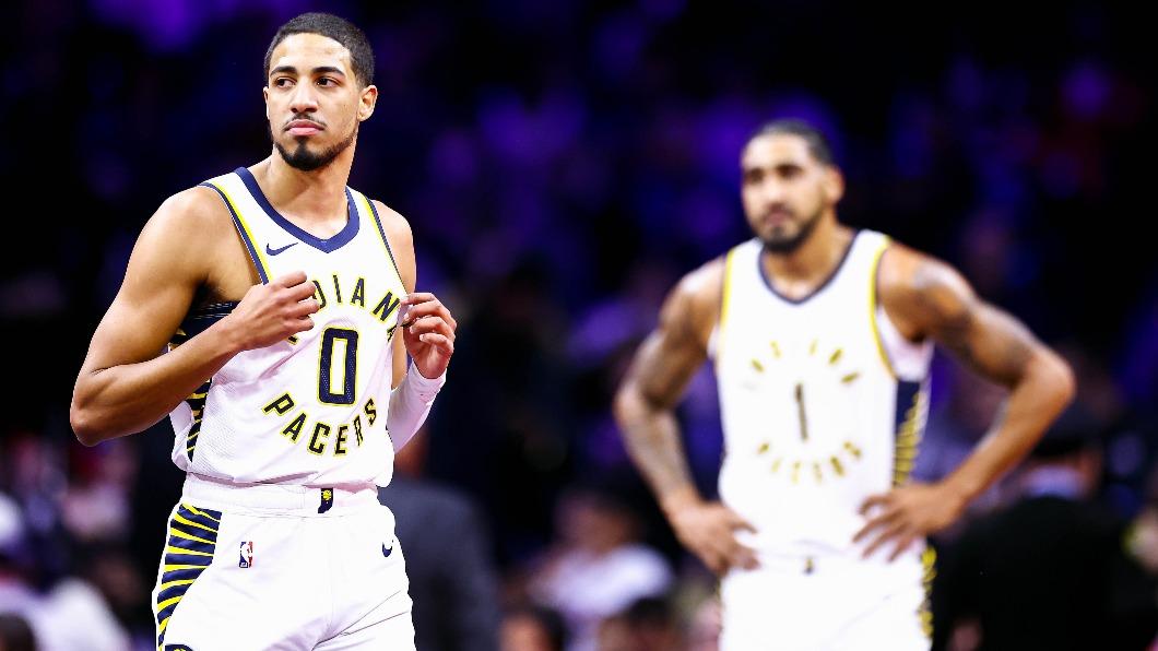 哈利伯頓（圖左）繳出鬼神數據。（圖／翻攝自X@Pacers）