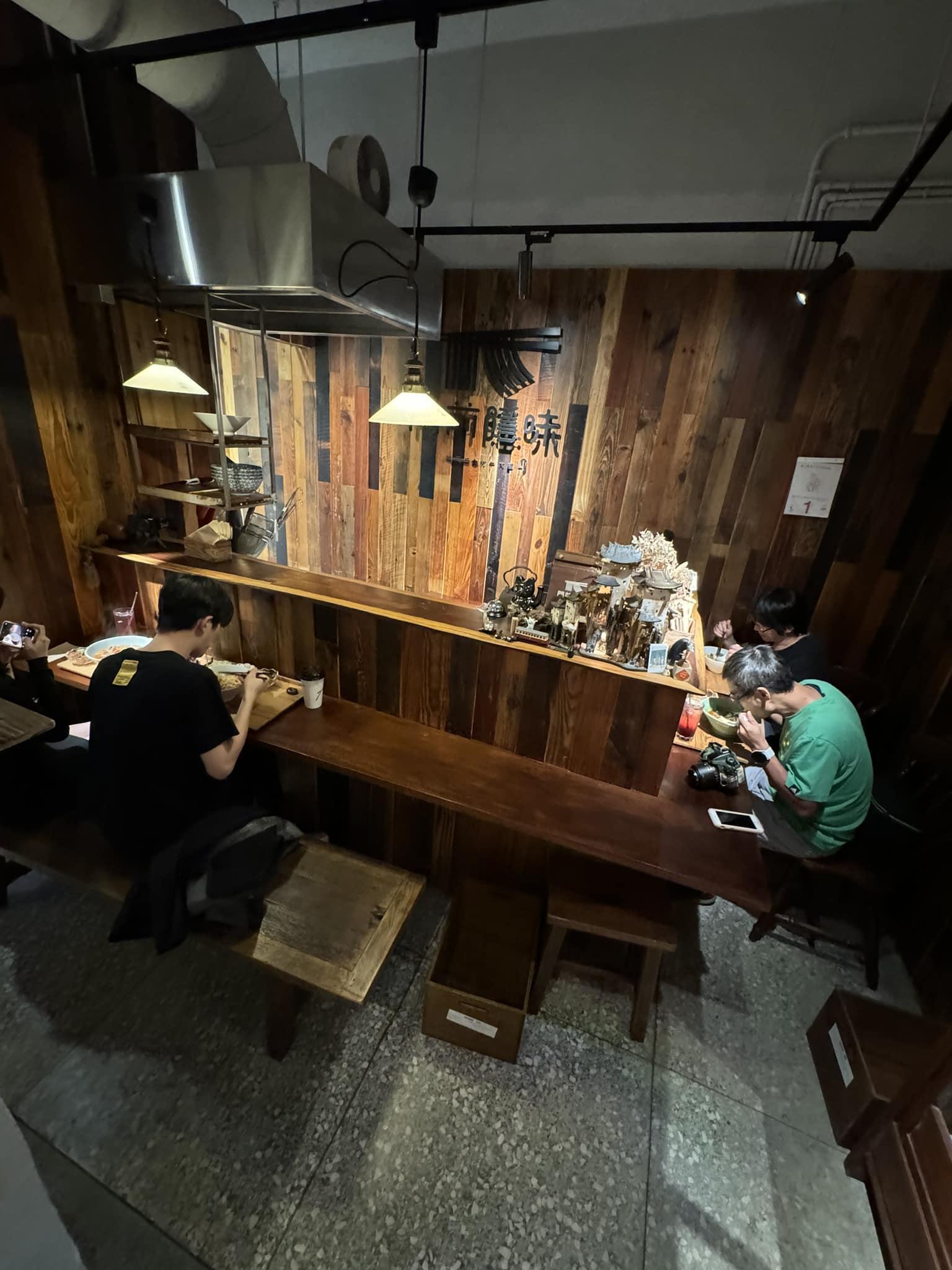 客人放鳥，害一場才六個位置的餐期就空了二位。（圖／翻攝自門前隱味牛肉麵臉書）