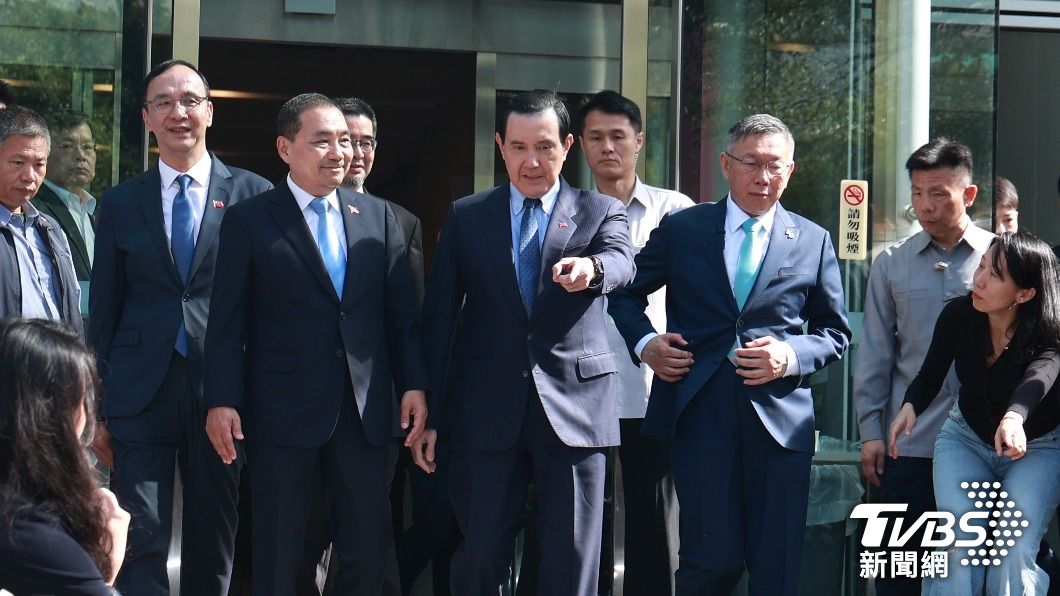 馬英九表態挺全民調後,也在協商中擔任見證人角色。(圖/黃城碩攝)