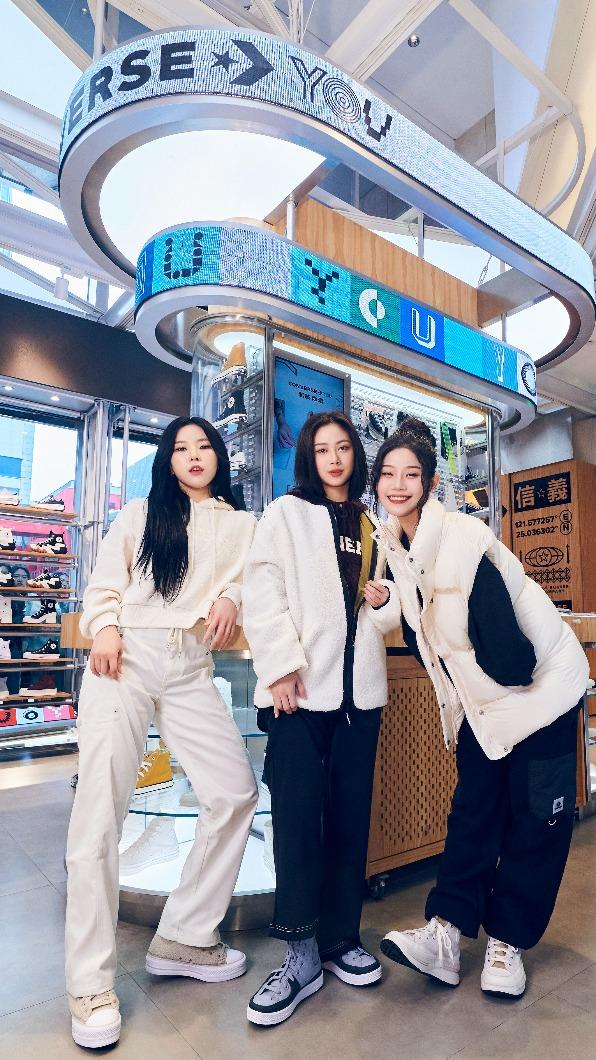 3個美女都很有個人特色。（圖／Converse提供）