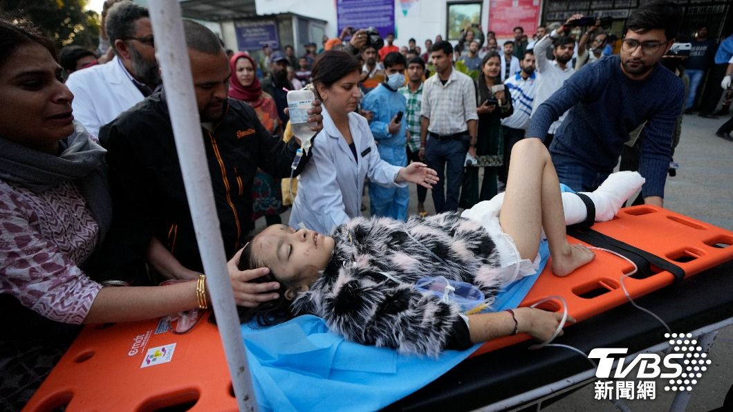 印度重大車禍!巴士撞護欄墜深谷 至少37死18人送醫
